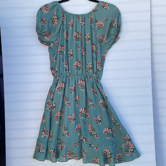 Junior’s Sage Dress- Size Large - Picture 4 of 4